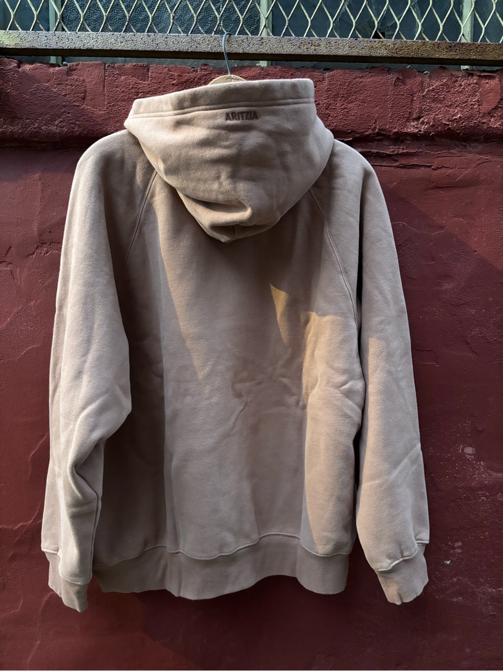 Aritzia Cozy Sweatfleece Mega Raglan™ Hoodie Chocolate Mousse - Picture 4 of 4